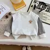 Primavera y Otoño Principios de Otoño Nuevo Niños Ropa de Abrigo con Capucha de Manga Larga Capa Base Niño Bebé Ropa Exterior Patchwork Falso Dos Piezas Top