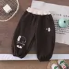 Calça Infantil Estilosa Forrada com Fleece Outono/Inverno 2026 Nova Calça Longa de Fleece Integrado com Desenhos para Bebês e Crianças Pequenas Roupa Externa Calça Quente Peça Única