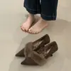 Primeiro Encontro com os Sapatos de Salto Alto Pelúcia Estilo Francês para Mulheres, com Bico Fino, Salto Fino Sexy, Design de Boca Rasa, Adequados para Socialites, para Combinar com Vestidos, Cor Preta, Forrados com Lã para Aquecimento