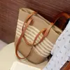 Bolsa de palha trançada para mulheres, novo modelo 2026, grande capacidade, bolsa de ombro versátil para o dia a dia, bolsa de praia fashion, bolsa tote