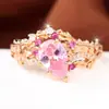 Anillo de Luz con Forma de Pera Rosa de Circonita Cúbica de Venta Caliente Transfronteriza Anillo de Corona Hueca de Lujo con Piedra de Color