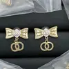 Brincos de Letra C Duplo Estilo Chanel para Mulheres, Brincos de Design Longo, Acessórios de Orelha de Luxo Leve Inspirados em Chanel, Brincos com Pino de Prata