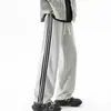 Pantalones de Chándal Rectos Grises Florales para Hombre Primavera y Otoño Estilo Americano Rayados Sueltos de Pierna Ancha Pantalones Deportivos para Fitness Casuales para Hombre