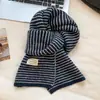 Bufanda de Punto Rayada Roja para Mujer, Nuevo Estilo Coreano de Invierno, Engrosada para Calidez y Protección contra el Frío, Calentador de Cuello para Parejas