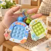 Colgante Divertido Navideño Juguete de Estrés Empujar-Tirar Llavero Lindo y Divertido Regalo para Niñas Paquete de Regalo
