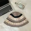 Sweet Script ~ Gorro de Pescador de Punto con Bloques de Color Vintage para Mujer Estilo Japonés Ins Otoño Invierno Versátil Que Adelgaza la Cara Gorro Cubo de Hilo