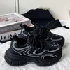 Leve Super Popular Sapatos de Pai Pretos Femininos 2025 Outono Novo Versátil Respirável Sola Grossa Sapatos Esportivos Casuais Cabelo Direto da Fábrica