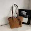 Bolsas Tote de Alta Qualidade para Mulheres no Atacado, Novo Estilo Inverno 2025, Grande Capacidade, Bolsas de Ombro Color-Blocking, Versáteis Bolsas de Braço
