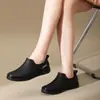 Botas de chuva de boca rasa para mulheres, moda primavera e outono, impermeáveis e antiderrapantes, com sola plana, adequadas para todas as estações, duráveis e ideais para lavar o carro, trabalho na cozinha e uso geral