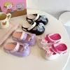 Zapatos para niña Mary Jane con agujeros, sandalias para bebé para exteriores, sandalias antideslizantes para interiores, zapatos de playa lindos de dibujos animados