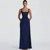 Ropa de mujer transfronteriza de Amazon 2026 nuevo elegante color liso con tirantes escotados fruncido a la cintura teñido anudado vestido con abertura