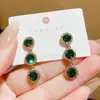 Pendientes Largos de Cristal Estilo Hong Kong de Lujo Ligero Retro de Gama Alta para Mujer, Nuevos Pendientes de Moda 2026, Accesorios Versátiles para Orejas de Celebridad de Internet