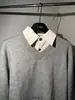 Suéter de Punto de Alto CI con Cuello en V Falso Dos Piezas Estilo Polo para Hombre Temporada Otoño/Invierno Diseño con Sentido del Estilo Old Money Lana de Punto Pareja