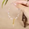 Pulseira de Contas de Vidro Degradê Estilo Chinês para Mulheres, Pulseira Doce e Fresca com Pingente de Borboleta, Joia de Barraca de Mercado Noturno, Presente para Melhor Amiga