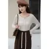 Camiseta básica de cuello alto para mujer, nuevo estilo de otoño, suéter dulce, corte ajustado, estiliza la figura, para llevar por dentro, top de punto para mujer, gris
