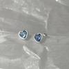 Aretes de Circonita Nuevo Amor Estilo Coreano para Mujer Aretes Elegantes de Alta Gama Diseño Nicho Clavo para la Oreja de Rosca Clavo para el Hueso de la Oreja