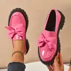 Sapatos Pequenos de Couro Estilo Britânico, Novos Modelos Primavera e Outono, Sapatos Planos Multicor para Mulheres Transfronteiriços, Sapatos com Laço Preto, Mocassins Slip-On