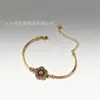 Pulseira de Aço Inoxidável Flor de Cinco Folhas com Zircônia Liga Eletrodepositada 18K com Strass Pulseira da Moda para Celebridade da Internet Pulseira Versátil Personalizada