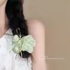 Scrunchie Estilo Floresta Encantada Verde para Mulheres, Elástico de Cabelo de Luxo com Laço de Pérola, Acessório de Cabelo Trançado