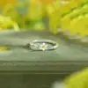 Anillo Doble de Narcisos de Plata de Ley 925 Lujo Accesible Tendencia Diseño de Nicho Anillo para el Dedo Índice Femenino Mejor Amiga Regalo de Cumpleaños para Niñas