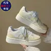 Zapatos Bajos Blancos de Gatito para Mujer, Nuevo Estilo Primavera y Otoño 2026, Versátiles y Modernos, Hacen que los Pies Parezcan Más Pequeños, Tenis de Suela Suave, de Cordones para Uso Diario