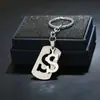 Criativo e Simples Liga de Metal Vazada 26 Letras do Alfabeto Inglês Tags Chaveiro de Aço Inoxidável Pingente Criativo para Pequena Bolsa de Presente