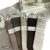 Estilo vintage, estética "old money", meias femininas até a panturrilha, com padrão jacquard, cor sólida, tecido respirável, design versátil, meias com babados estilo coreano, comprimento doce e estiloso da panturrilha ao joelho