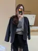 Camiseta base de punto con patchwork de encaje gris estilo francés para mujer, otoño e invierno, lujo ligero, tacto de alta gama, top elegante y hermoso