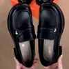 Mocasines planos de cuero suave con suela gruesa para mujer, nuevos zapatos de suela blanda Otoño 2026, zapatos pequeños versátiles de cuero estilo británico