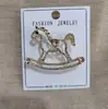 Broche de Caballo del Zodiaco Nuevo Más Vendido para Hombres y Mujeres, Corsage de Diseño Creativo, Pin de Pony Exquisito y Versátil al por Mayor