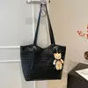 Bolsa de palha trançada retrô para mulheres, nova coleção de outono 2026, design de alta qualidade, grande capacidade, adequada para o dia a dia, pode ser carregada como bolsa de ombro ou bolsa de mão, ou usada sob o braço