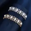 Pulsera Hueca con Perlas Artificiales y Circonitas Incrustadas Exquisita Elegante Moderna Sensación de Alta Gama Versátil para Banquetes Vestidos de Noche y Uso Diario