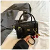Shuai Mi Jia Bolso Pequeño Cuadrado Portátil Simple y Elegante Verano 2026 Nuevo Bolso de Hombro a la Moda Versión Coreana Bolso Cruzado de Nicho