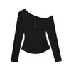 Camiseta Americana de Chica Sexy con Botones, Cuello Inclinado, Hombros Descubiertos y Manga Larga para Mujer Primavera 2026 Camiseta Interior Elástica Ajustada