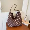 Bolsa de ombro tote casual com poá estilo coreano, nova para o Outono de 2026, leve e de grande capacidade, adequada para a escola e uso diário