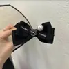 Horquilla de estilo francés con lazo de cuentas de camelia, elegante horquilla estilo Chanel con bola, tocado de cola de caballo alta para mujer