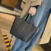 Bolsa Feminina de Couro Genuíno 2025 Nova Tendência Grande Capacidade Bolsa de Mão Fashion Versátil Bolsa Tote Bolsa de Ombro Único Transversal de Alta Qualidade