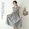 Foto real Vestido preto xadrez com cordão e decote V feminino verão novo saia de comprimento médio com mangas curtas e corte evasê