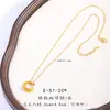Tienda de Oro Mismo Estilo Accesorios Chapados en Oro con Colgante de Pluma de Perla Incrustada de Diamantes en Forma de O, Cadena para Clavícula Versátil de Lujo Ligero de Gama Alta