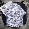 Camisa de manga curta estampada estilo Hong Kong masculina retrô estilo Hong Kong solta casual verão fina design de nicho