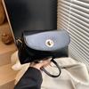 Bolsa de Axila Retro Nicho para Mulheres 2025 Nova Moda Tendência Coreana Bolsa Quadrada Pequena Multifuncional Ombro Transversal