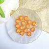 Lote directo de fábrica de joyas de uñas de color naranja vivo mezclado, accesorios de crema para horquillas de zapatos con agujeros hechos a mano