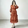 Vestuário feminino transfronteiriço: Vestido Issey Miyake com mangas de lanterna, acinturado, tie-dye, design com babados, vestido midi único e elegante
