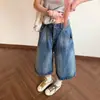Calça Capri Jeans Lavada em Bambu com Fivela Paris Estilo Retrô Americano Tamanho Plus para Mulheres, Novo Design de Verão Shorts Acima do Joelho