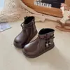 Botines Retro para Niñas 2025 Nuevos Botines Cortos de Otoño e Invierno Botas tipo Martin para Niños Mayores y Bebés Botas de Moda con Perlas Botines Individuales