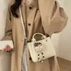 Bolso Cruzado Pequeño Versátil Estilo Ins para Mujer 2025 Nuevo de Moda Tendencia Versión Coreana Bolso de Mano Bolso Cubo con un Toque de Lujo