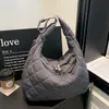 Bolsa acolchada de algodón para mujer 2026 principios de otoño nueva bolsa de plumón gran capacidad para ir al trabajo retro acolchada de un solo hombro bandolera tote bag