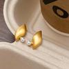 Pendientes Metálicos con Sentido de Línea Geométrica y Sentido Metálico Perla Cepillada Chapado en Cobre Dorado Diseño Único Gama Alta Nicho Pendientes para Mujer
