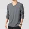 Novas Camisetas de Algodão Puro com Manga Longa e Decote V Outono e Inverno Masculinas Finas Camisetas Básicas Roupas Íntimas com Corte Justo e Versáteis
