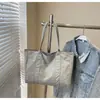 2026 Nueva Bolsa Tote de Lona Versátil de Gran Capacidad para Mujer, Diseño de Nicho Estampado de Letras Bolsa de Compras Bolso de Hombro